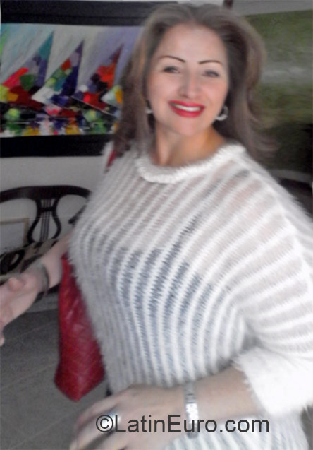 Date this young Colombia girl Gloria from Bogota CO17443