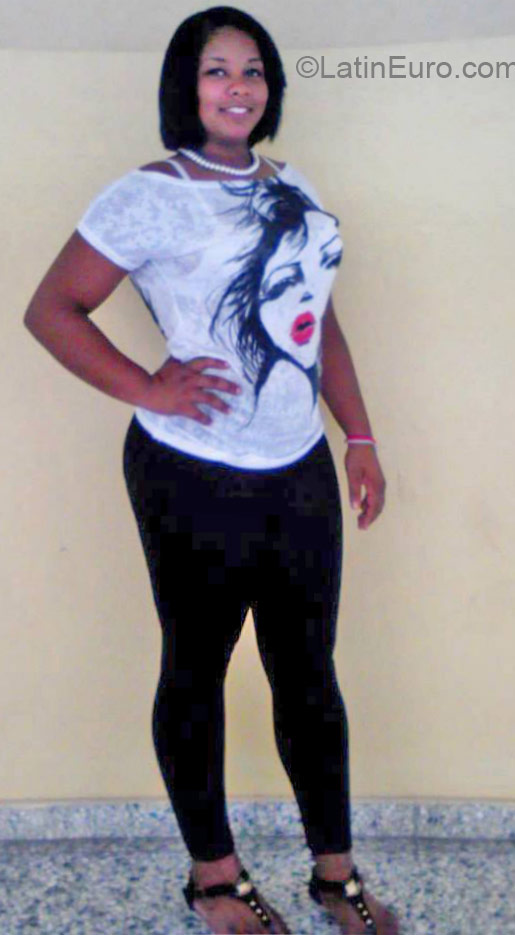 Date this gorgeous Dominican Republic girl Micher from Santo Domingo DO22322