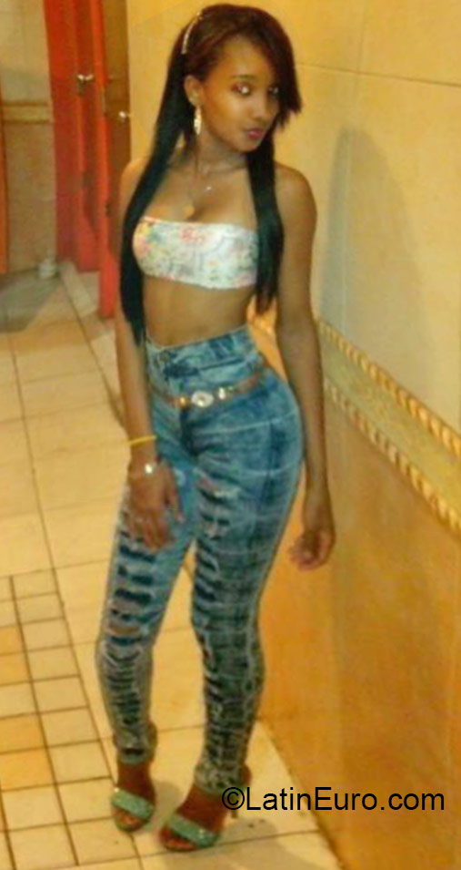 Date this funny Dominican Republic girl Adiela from Santo Domingo DO22326