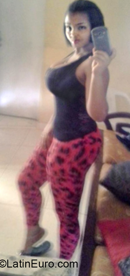 Date this fun Dominican Republic girl Krismery from Santo Domingo DO22328