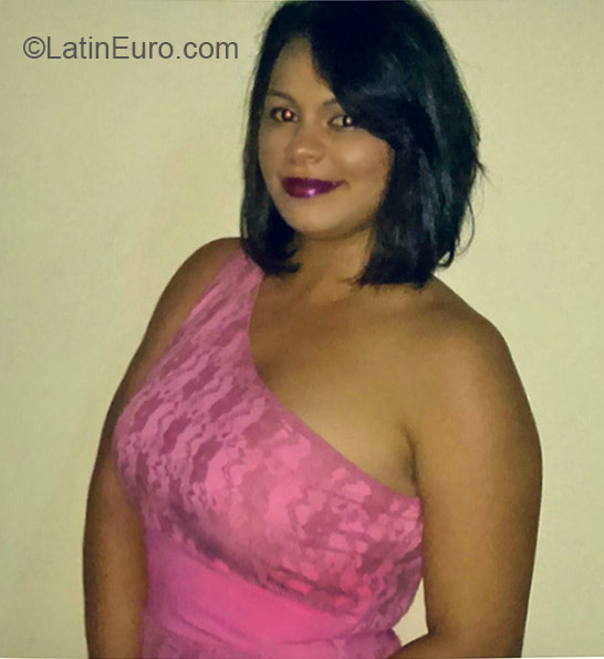 Date this hard body Dominican Republic girl Icilsa from Santiago DO22359