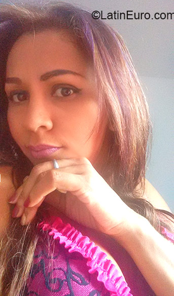 Date this georgeous Colombia girl Ceci from Medellin CO17531