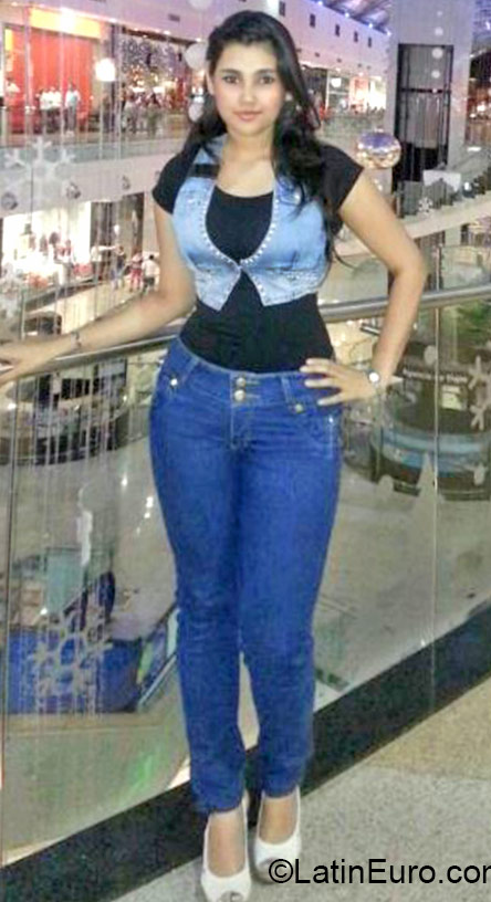 Date this funny Colombia girl Nata from Bucaramanga CO17535