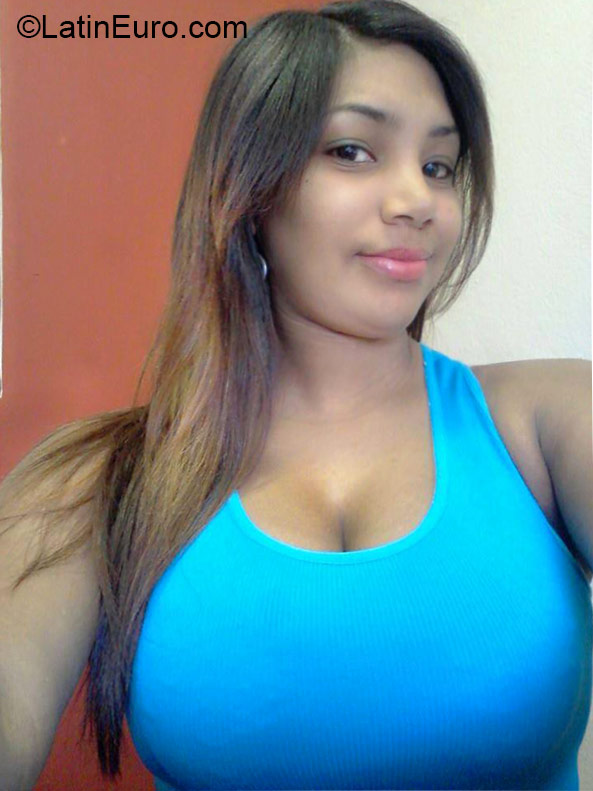 Date this hot Dominican Republic girl Marlenny from imbert DO22391