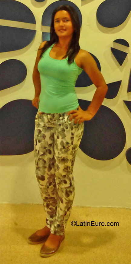 Date this young Colombia girl Marbelene from Barranquilla CO17558