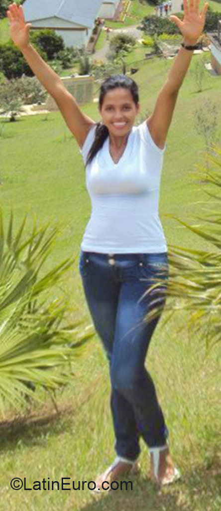 Date this beautiful Colombia girl Lady from Cali CO17576