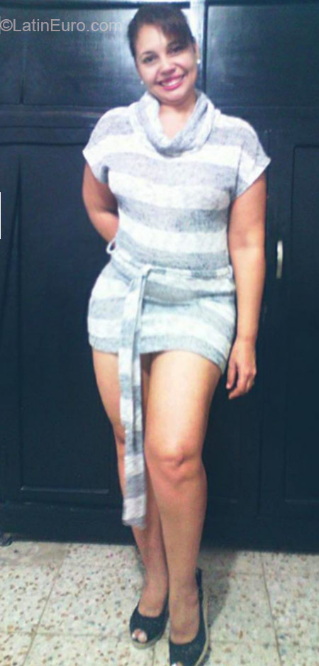 Date this good-looking Colombia girl Yanis from Barranquilla CO17581