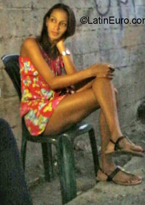 Date this passionate Dominican Republic girl Arellis from San Pedro De Macoris DO22446