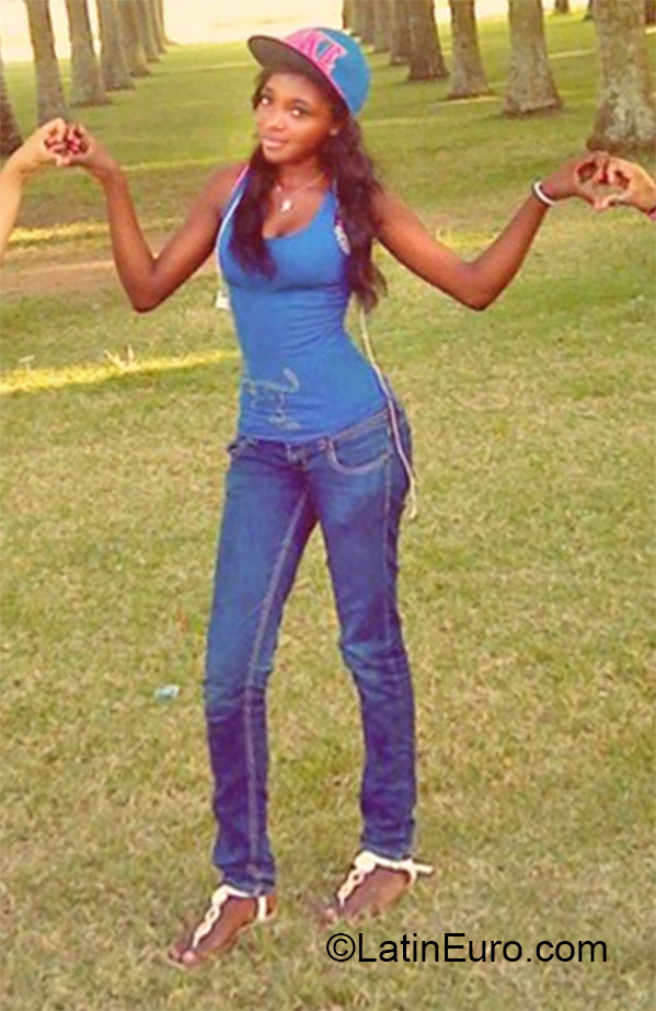 Date this fun Dominican Republic girl Lucero from Higuey DO22480