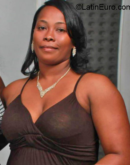 Date this delightful Dominican Republic girl Cesarina from Santo Domingo DO22508