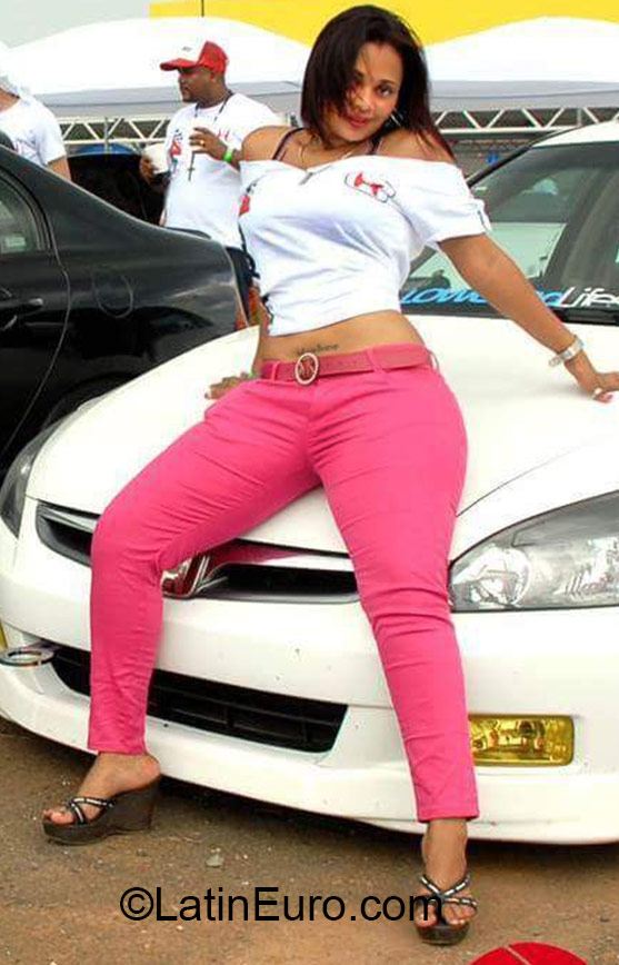 Date this beautiful Dominican Republic girl Ivette from Santo Domingo DO22546