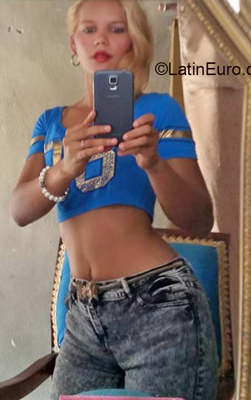 Date this cute Dominican Republic girl Yahairia from Santiago DO22553