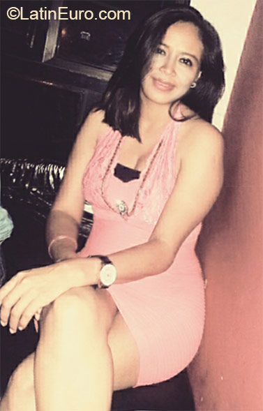 Date this attractive Honduras girl Yaseli from Tegucigalpa HN1568