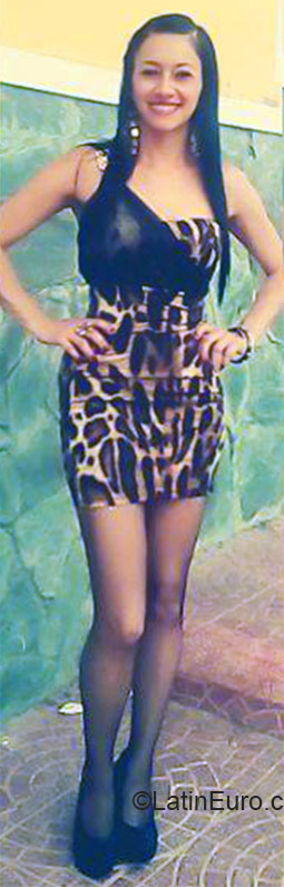 Date this attractive Colombia girl Andria from Pereira CO17670