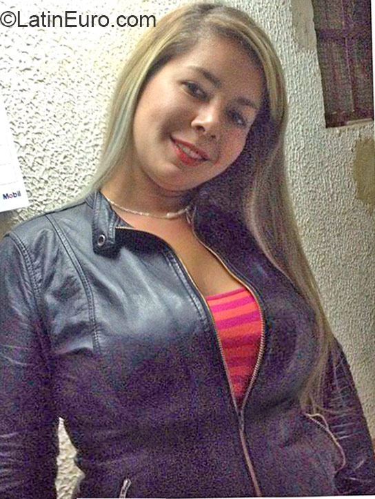 Date this exotic Colombia girl Eliana from Bogota CO17677
