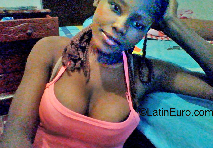 Date this pretty Colombia girl Eva from Cali CO17693