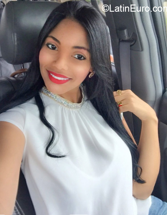 Date this funny Dominican Republic girl Perla from Santo Domingo DO22629