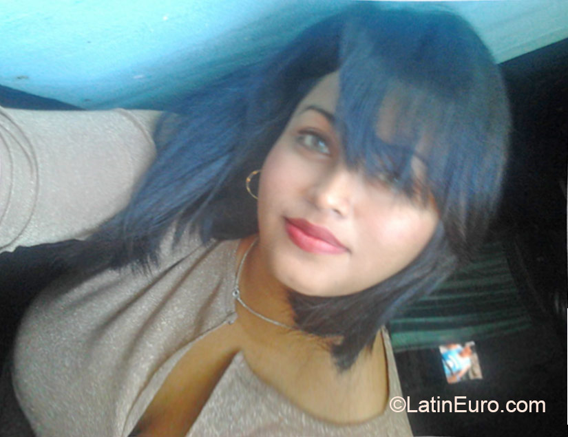 Date this cute Honduras girl Yoli from Tegucigalpa HN1577
