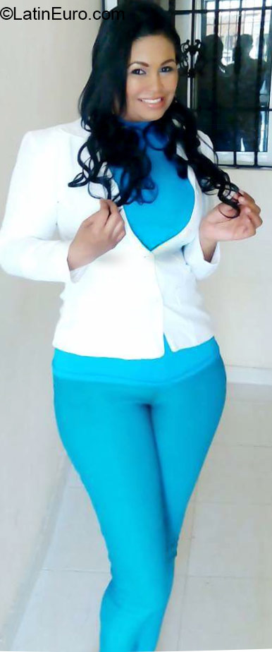 Date this delightful Dominican Republic girl Yocasta from Santiago DO26189