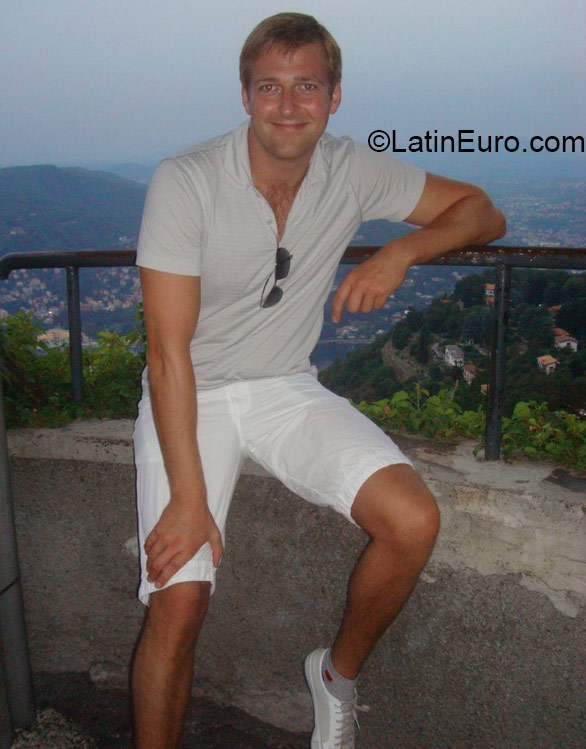 Date this delightful United Kingdom man Benjamin from London GB821
