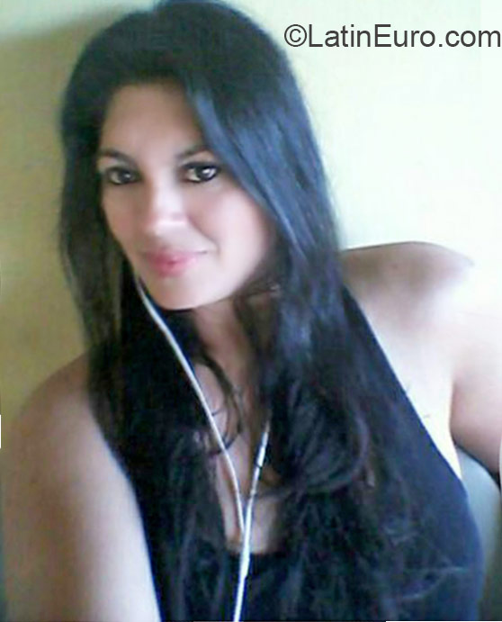 Date this foxy Honduras girl Lorena from San Pedro Sula HN1587