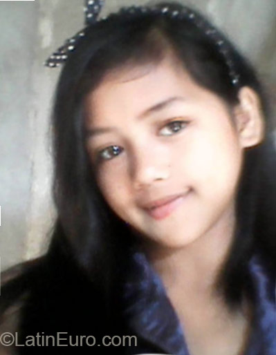 Date this voluptuous Philippines girl Preciouis from Lucena City PH800