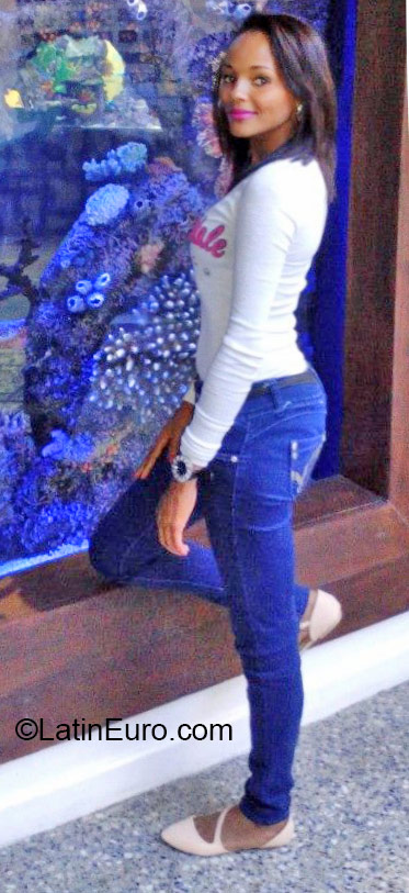 Date this delightful Dominican Republic girl Yadelka from Monsenor Nouel DO22707