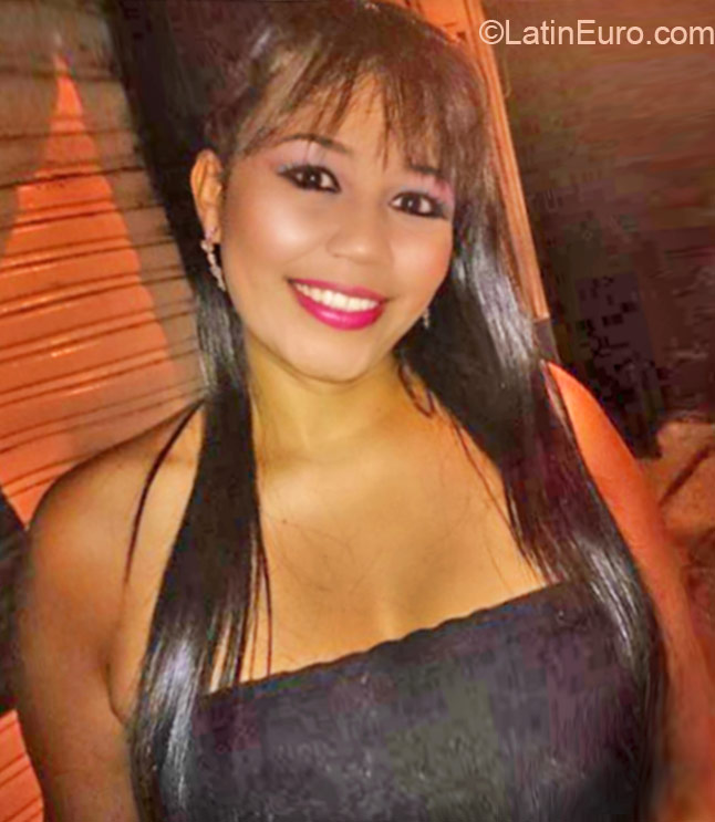 Date this nice looking Colombia girl Yurley from Medellin CO17750