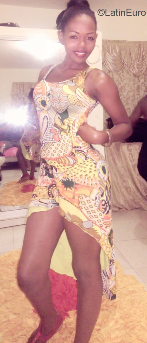 Date this funny Dominican Republic girl Maria from Higuey DO22787