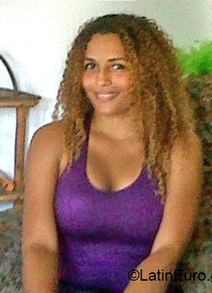 Date this tall Panama girl Andrea from Panama City PA648