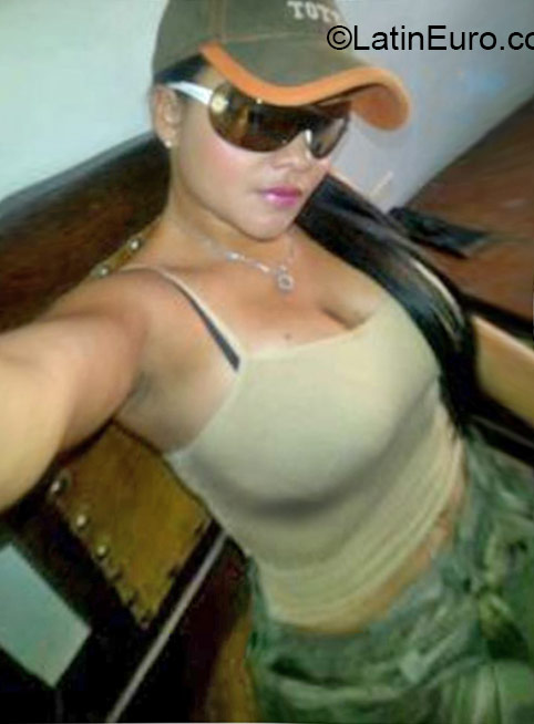 Date this beautiful Colombia girl Alina from Medellin CO17772