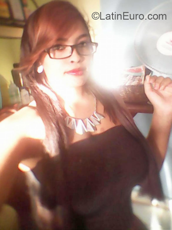 Date this cute Dominican Republic girl Lety from Santo Domingo DO22807