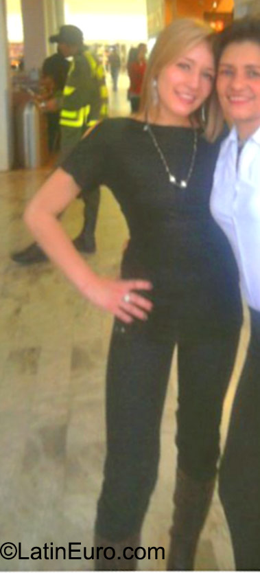 Date this lovely Colombia girl Julieta from Bogota CO17812
