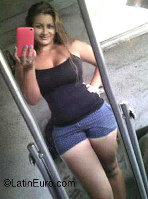 Date this attractive Honduras girl Sonia from San Pedro Sula HN1624