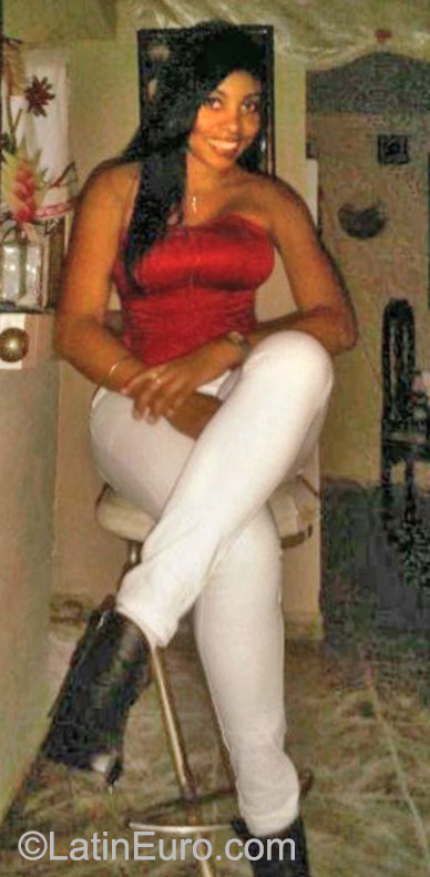Date this sultry Dominican Republic girl Sara from Santo Domingo DO22896