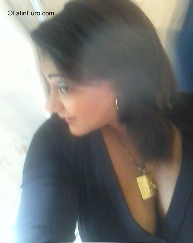Date this attractive Panama girl Seskia from Panama City PA662