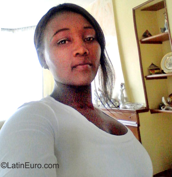 Date this nice looking Colombia girl Brigete from Bogota CO17822