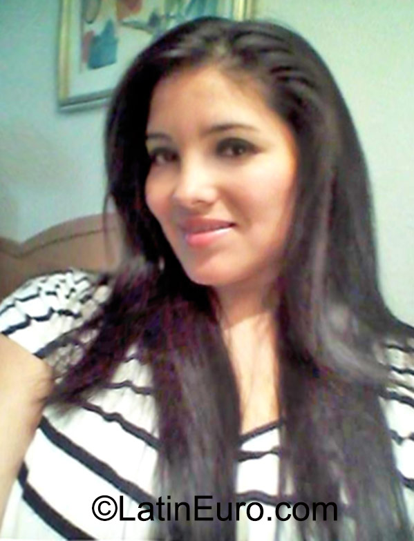 Date this tall Mexico girl Martha from Matamoros MX1445