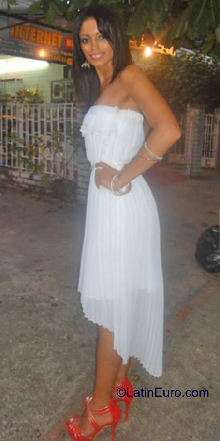 Date this funny Colombia girl Nasley from Yopal CO17829
