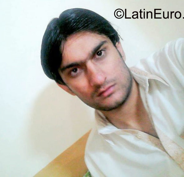 Date this sensual Pakistan man Hammad from Islamabad PK85
