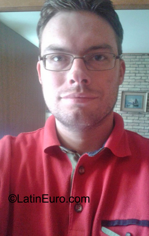 Date this young Netherlands man Talldutchman85 from Harlingen NL268