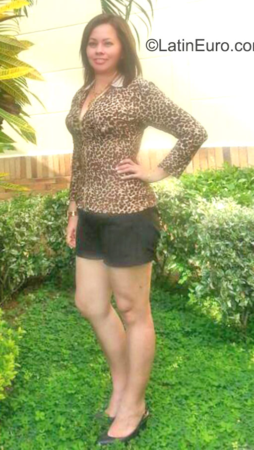 Date this good-looking Colombia girl Jimenia from Bucaramanga CO17845
