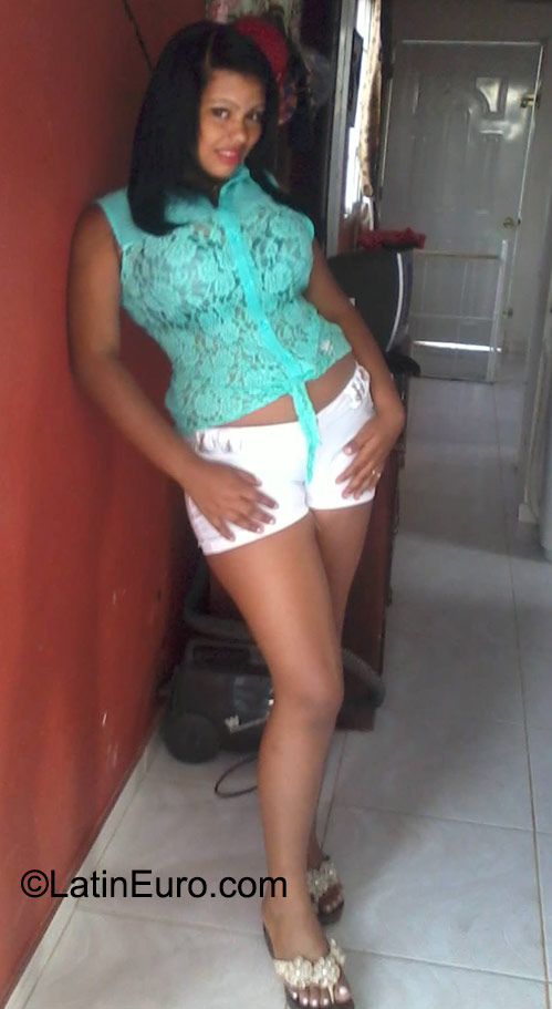 Date this attractive Dominican Republic girl Eunice from La Vega DO22976