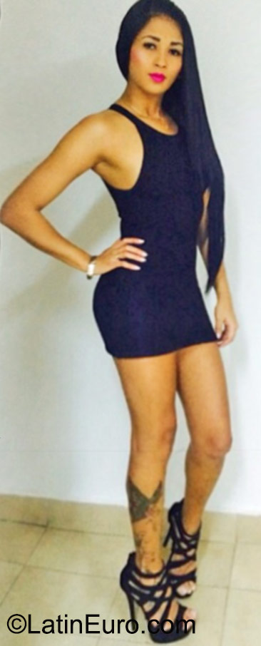 Date this foxy Colombia girl Natalia Andrea from Medellin CO17863