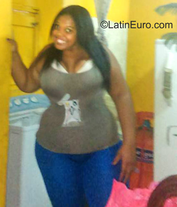 Date this attractive Dominican Republic girl Maria from Santo Domingo DO23025