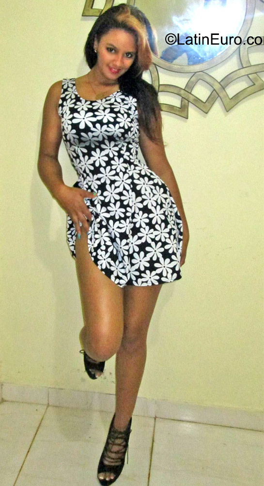 Date this exotic Dominican Republic girl Ana from Santo Domingo DO23036