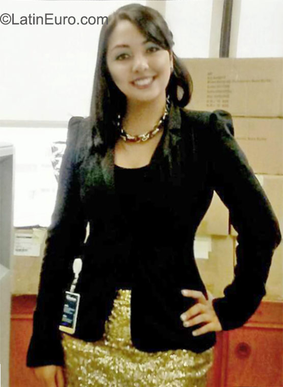 Date this georgeous Colombia girl Adriana from Bogota CO17916