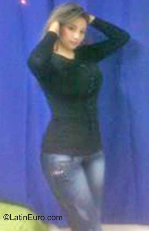 Date this sultry Colombia girl Linda from Bogota CO17923