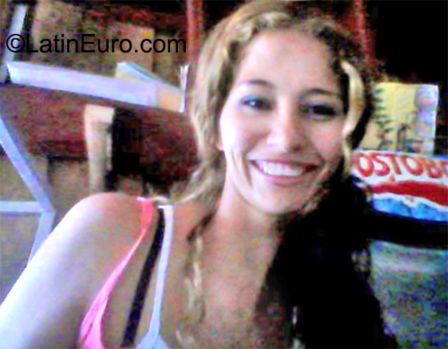 Date this sensual Colombia girl Natalia from Santa Marta CO17926