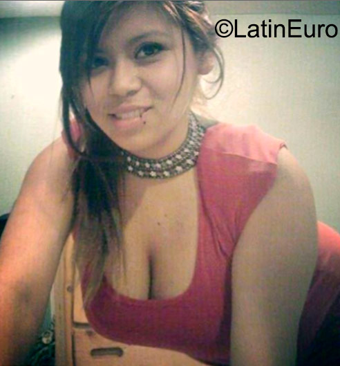 Date this hard body Dominican Republic girl Naty from Santiago DO23076